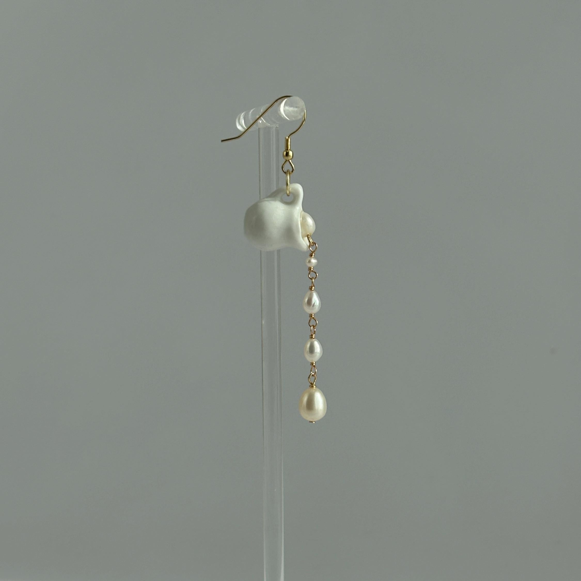 Pouring Pearl Dangle Earrings