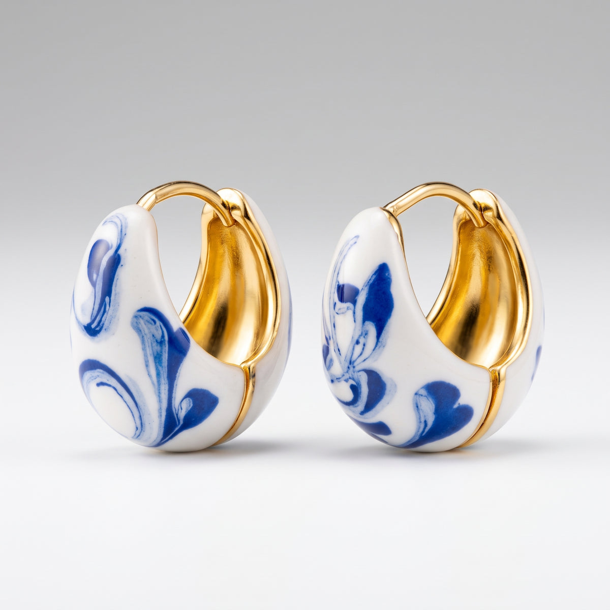 The Ming Blue | Marbled Huggie