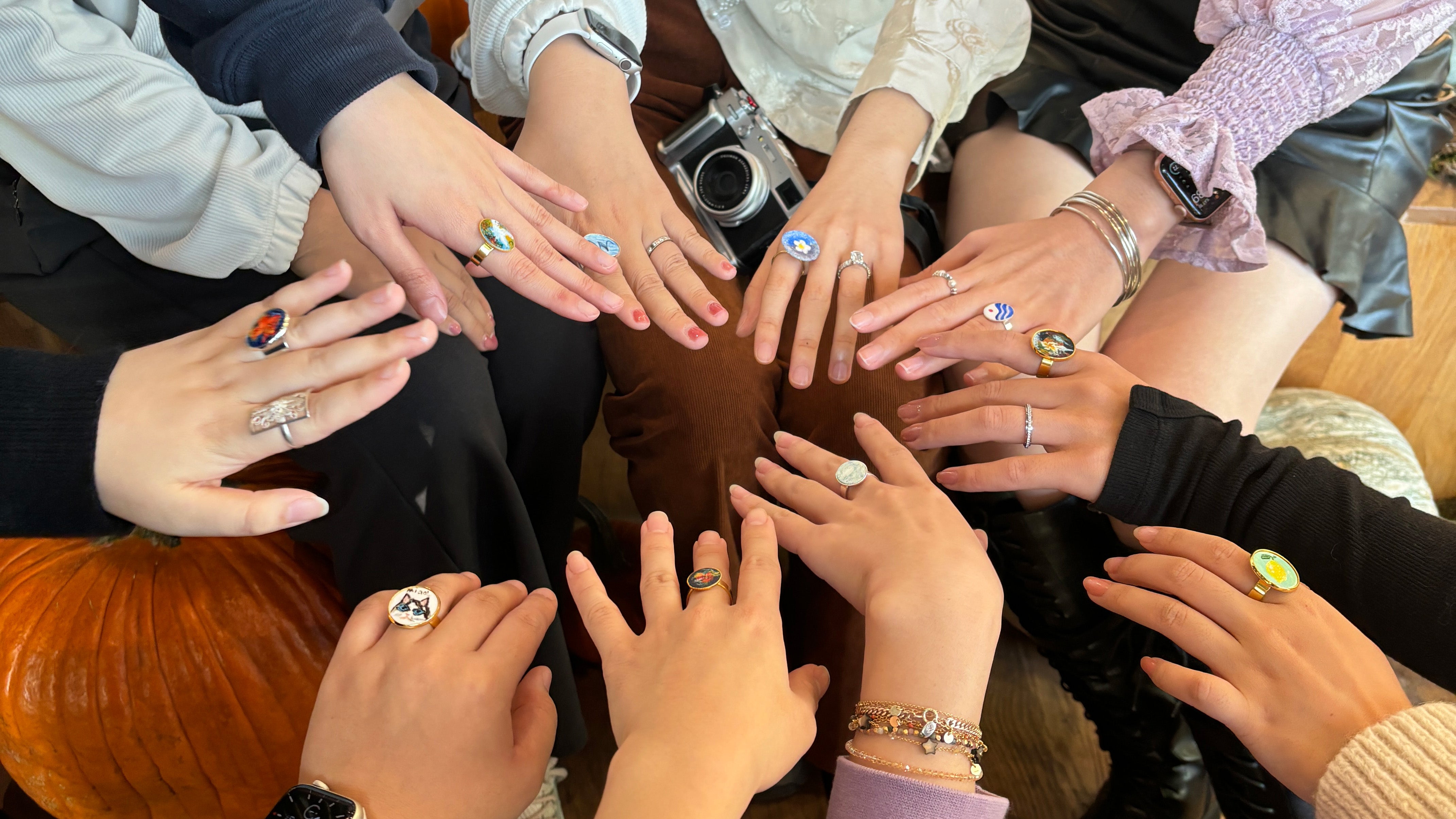 Ceramic Accessory Painting Workshop