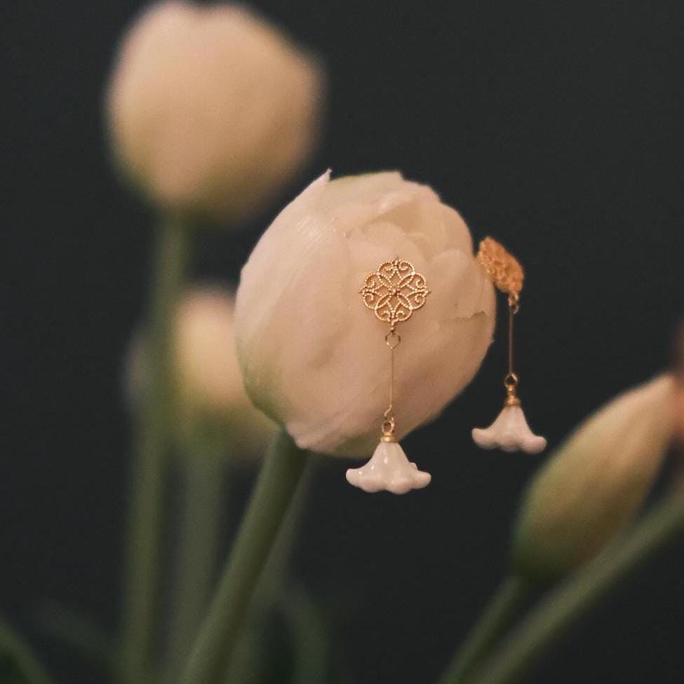 Lily Earrings