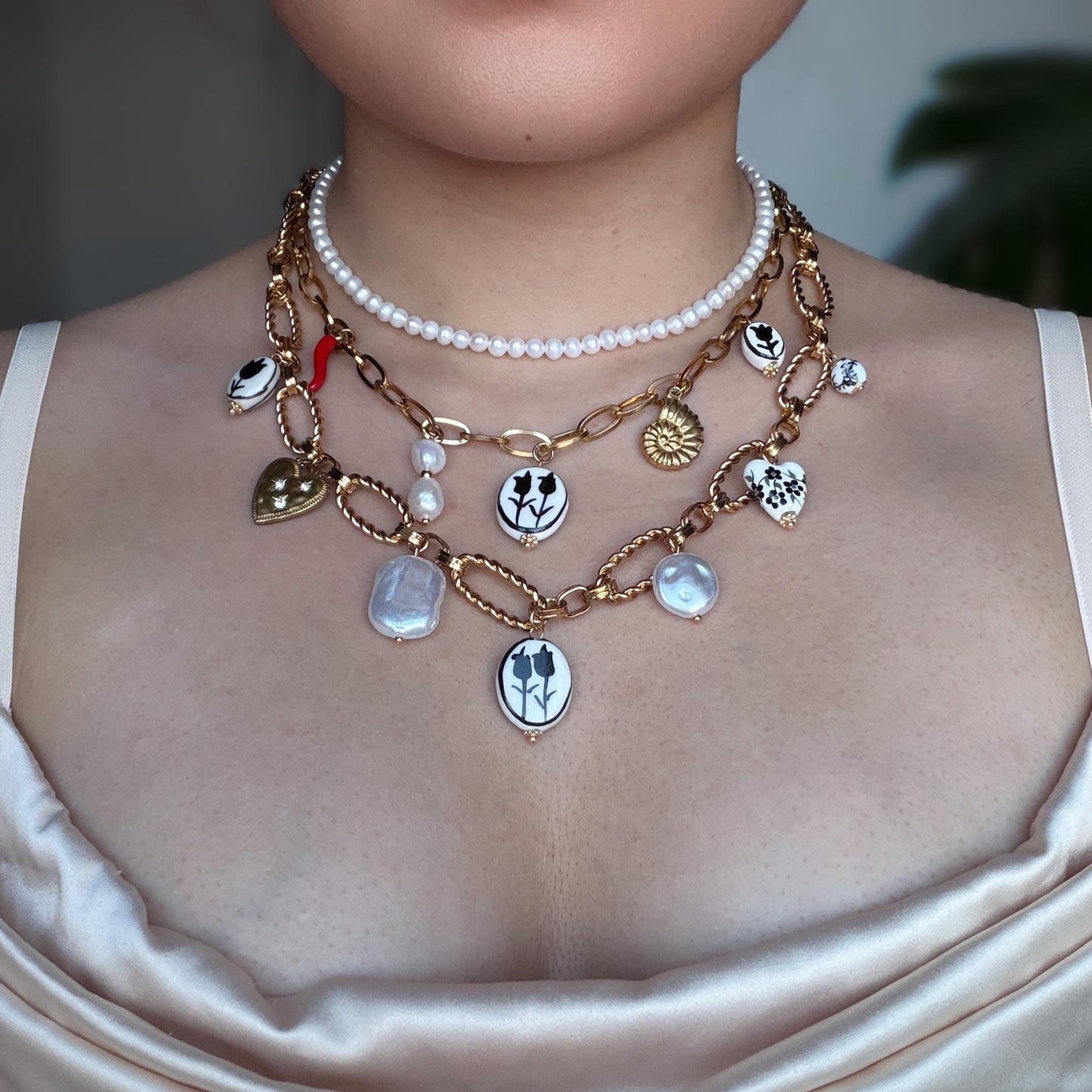Vintage-Inspired Chinoiserie Tulip Charm Necklace